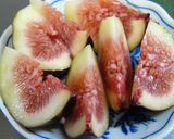 A picture of step 1 of Gluten-free rice flour fig cake with cinnamon flavour.
