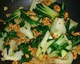 Walnut stir-fry Bok Choy recipe step 8 photo