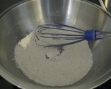 A picture of step 3 of Honey Flavoured Madeleine.