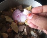 A picture of step 4 of Ofals pepper soup.