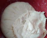A picture of step 1 of Chicken ball stuffed flower bread.