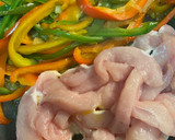 Foto del paso 2 de la receta: Fajitas de pollo con sus salsas