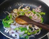 A picture of step 2 of Red sauce pasta.