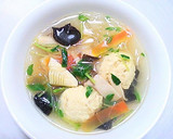 A picture of step 8 of Fluffy Egg-Drop Soup with Boiled Chicken Broth.