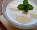 A picture of step 4 of Honey Yogurt Jello.