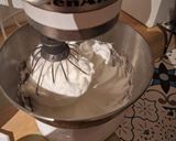 Une image de l'étape 2 de Mousse chocolat et sa crème.