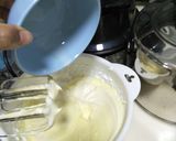Foto langkah ke 3 dari resep Japanese sponge cake.