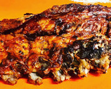 Foto del paso 4 de la receta: Costillar al horno macerado y con salsa barbacoa asado lentamente