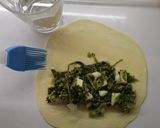 Foto del passaggio 4 della ricetta Crescione cotto in padella con verdure e pomodoro e mozzarella
