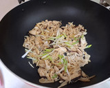 省錢又省時的便當菜-榨菜炒綜合野菇的食譜步驟3照片