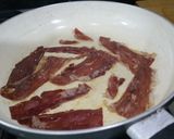 A picture of step 4 of Steamed vegetables with crispy Iberian ham.