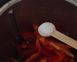 Foto del paso 3 de la receta: Tosta de pimientos con su pilpil y gulas en TMX