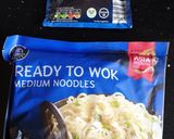 A picture of step 3 of Sweet Chilli & Garlic Pork stir fry.