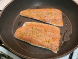 Filete de salmón con panache de verduras
