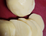Foto del paso 1 de la receta: Papas con bistec en caldillo de jitomate