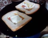 A picture of step 4 of Cheesy Bread Omlette.