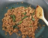 Foto langkah ke 3 dari resep Thai Pork/Chicken Basil (Pad Gaprao) anti gagal.