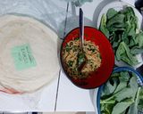Foto langkah ke 2 dari resep Lumpia goreng (isi mie,telur dan sayur).