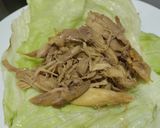 Foto del paso 5 de la receta: Wrap🌮de lechuga🥙de pollo, jamón🌯y cebolla caramelizada🥬🧅🍗🥓🍯🥙