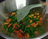 Foto langkah ke 4 dari resep Oseng kacang panjang wortel.