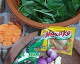 Foto langkah ke 1 dari resep Sayur bobor bayam wortel.