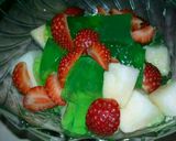 Foto langkah ke 2 dari resep Es Buah Timun Suri Stroberi #BikinRamadanBerkesan.
