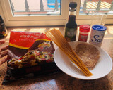 Foto del paso 1 de la receta: Espaguetis estilo oriental con pollo 🍜🇨🇳