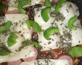 Foto langkah ke 5 dari resep Pizza Roti Tawar Teflon.
