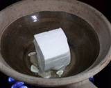 Kanya's Tofu and Leeks in Clay Pot recipe step 2 photo