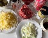 Foto langkah ke 1 dari resep Isian Cheeseburger 5 Menit Jadi 👍 | Roti isi cheeseburger.