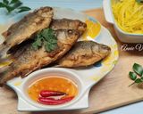 Hình bước làm 2 của món Cá diếc chiên giòn xoài bằm