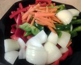 A picture of step 2 of Sazón Chicken Stirfry.