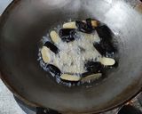 รูปขั้นตอนการทำที่ 1 ของ ปลาเจี๋ยนราดซอสเห็ดหอมเปรี้ยวหวาน(เจ)