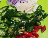 Foto langkah ke 2 dari resep Oseng Kikil Tahu Cabe Ijo 🇲🇨 #masakanindo.