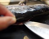 A picture of step 1 of Preparing Frigate Mackerel (Katsuo).