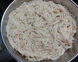 થાઇ નૂડલ્સ (Thai noodles recipe in Gujarati) રેસીપી સ્ટેપ4ફોટો