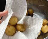 Foto del passaggio 1 della ricetta Patate novelle in umido🥔🇯🇵