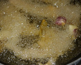 Foto del paso 2 de la receta: Chuletas de cordero mallorquín fritas con ajos, laurel, oliva virgen