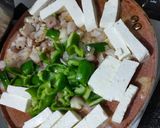 A picture of step 7 of Kadhai paneer.