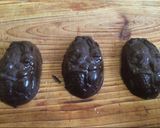 Foto del paso 3 de la receta: Huevos de Pascua Rellenos 🍫🐰