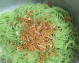 รูปขั้นตอนการทำที่ 7 ของ บะหมี่หยกหมูตุ๋นเห็ดหอม