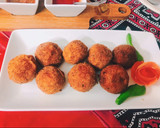 A picture of step 4 of Chicken cheese balls.