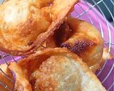A picture of step 5 of Crispy crunchy wonton.
