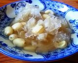 Hình bước làm 3 của món Chè sen nấm tuyết