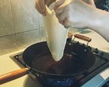 A picture of step 4 of Poori Fried flatbread (Halwa Pori).