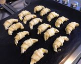 Une image de l'étape 5 de Minis croissants au cheddar, pecorino et pavot bleu.