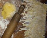 Foto del paso 1 de la receta: Fideos caseros con estofado de pollo