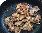 รูปขั้นตอนการทำที่ 1 ของ หมูผัดกิมจิ