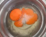 Foto langkah ke 1 dari resep Telur Gulung Sosis.