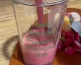 Foto langkah ke 3 dari resep Strawberry Banana Smoothies 🍓🍌.